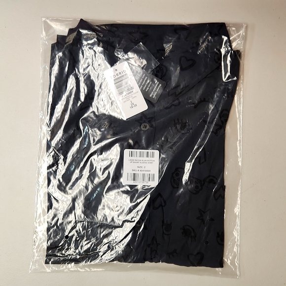 ❤️NWT VINTAGE TORRID BLOUSE - SKULL HEART BOLT PRINT - LIZZIE - BUTTON FRONT - Picture 6 of 15